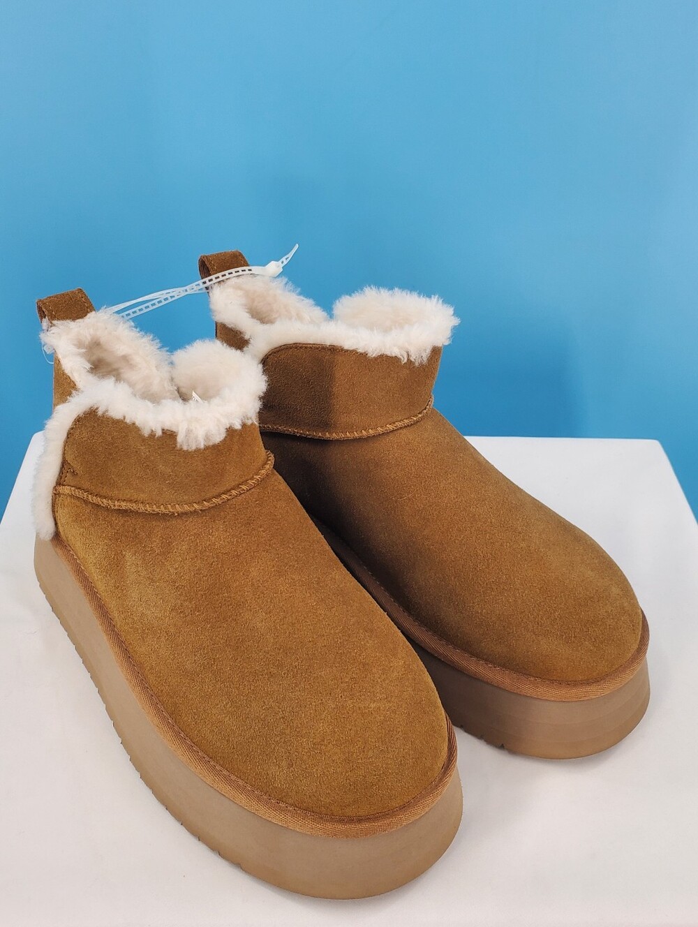 Brand New Koolaburra platform boots 8